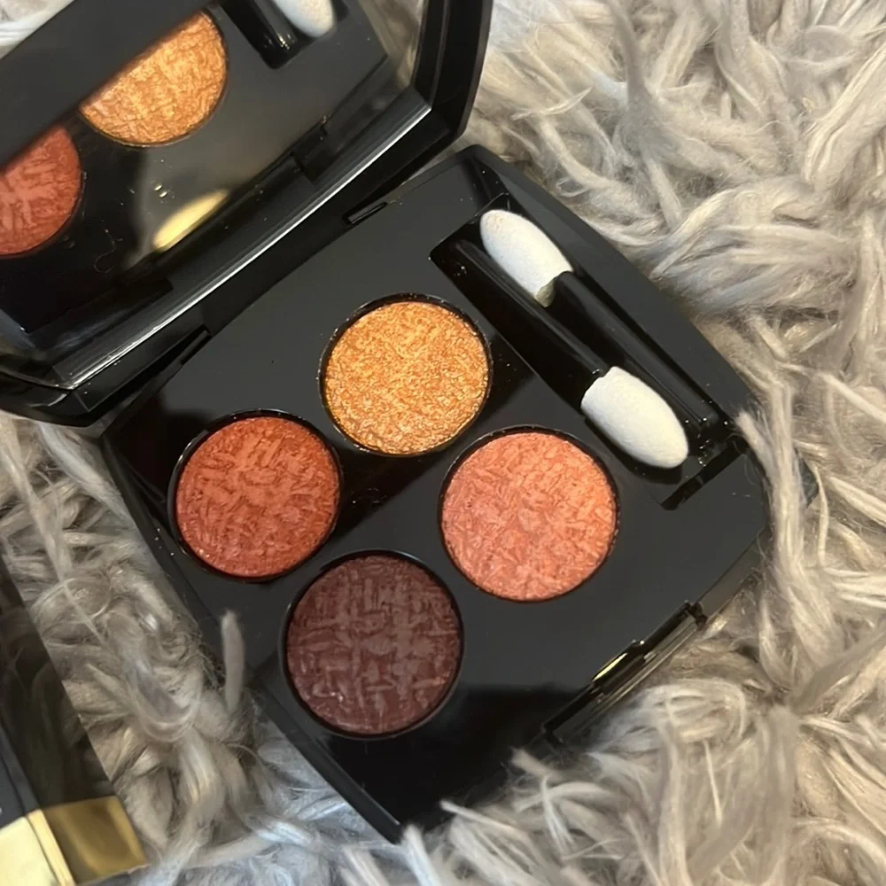 CHANEL QUAD - Picture 2 of 3